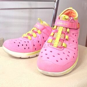 Girl's Pink Water Shoes